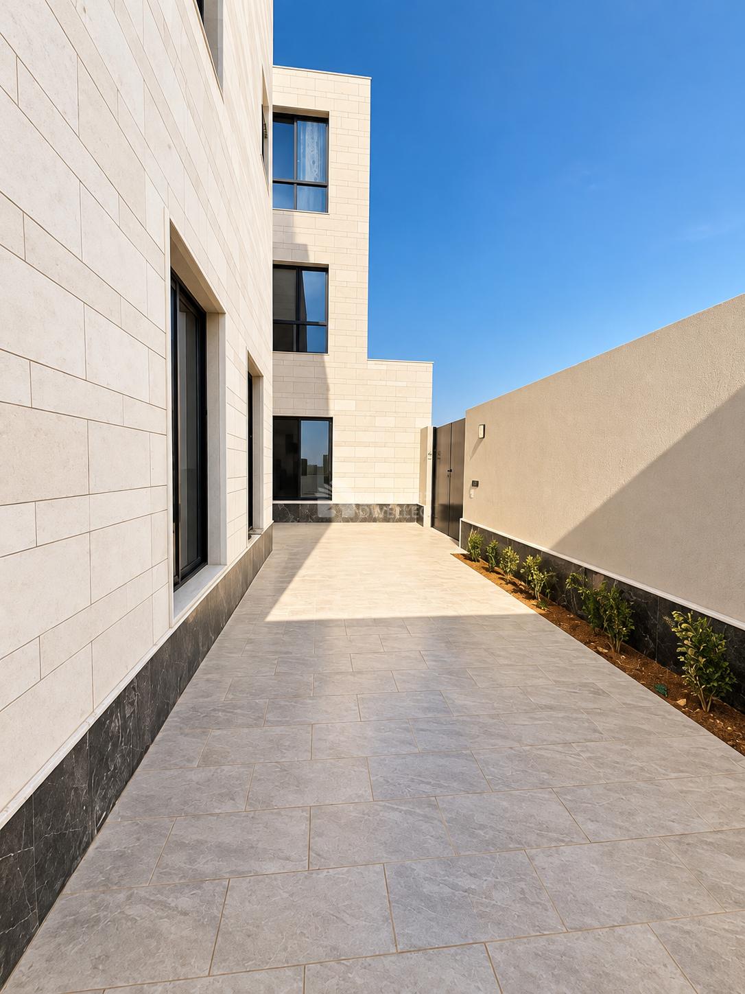 Property thumbnail 6